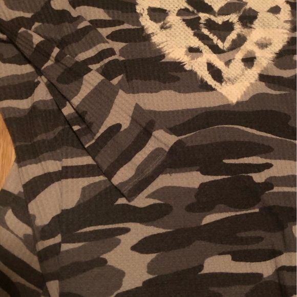 TORRID Waffle Classic Tee - Heart Camo Grey - Picture 5 of 9